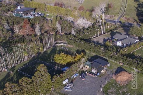 Photo of property in 902 Old North Road, Waimauku, 0882