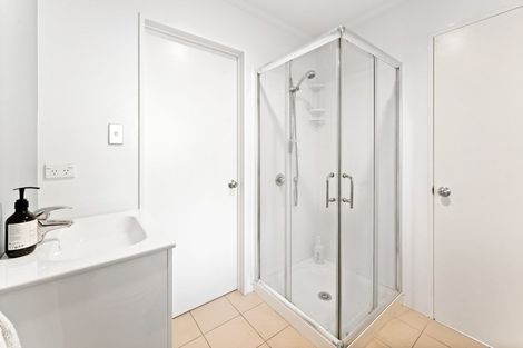 Photo of property in 10 Ballini Rise, West Harbour, Auckland, 0618