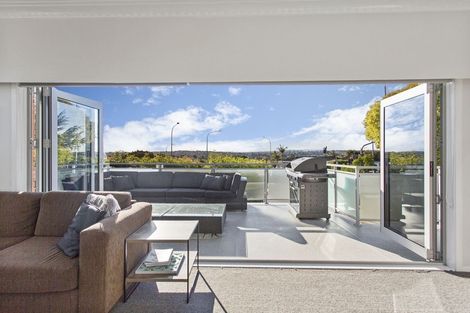 Photo of property in 2 Glenmore Road, Sunnyhills, Auckland, 2010