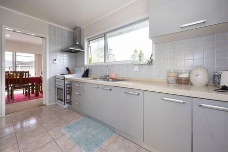 Photo of property in 2 Chelsea View Drive, Chatswood, Auckland, 0626