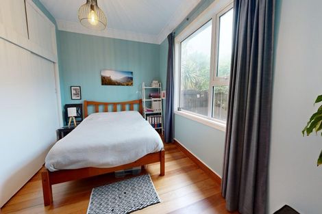 Photo of property in 11 Happy Valley Road, Owhiro Bay, Wellington, 6023