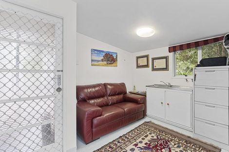 Photo of property in 28 Carrington Street, New Plymouth, 4310