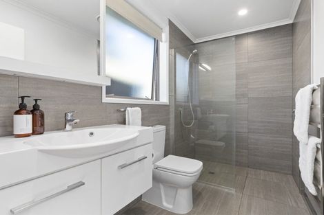 Photo of property in 14 Stockyard Crescent, Pukekohe, 2120