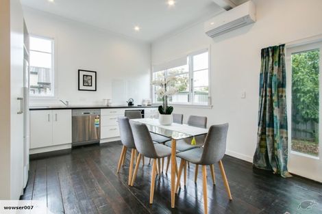 Photo of property in 423 Saint Aubyn Street West, Hastings, 4122