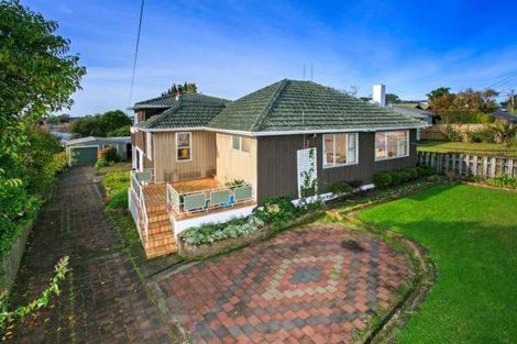 Photo of property in 12 Exmouth Road, Northcote, Auckland, 0627