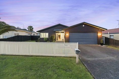Photo of property in 75 Kamara Road, Glen Eden, Auckland, 0602
