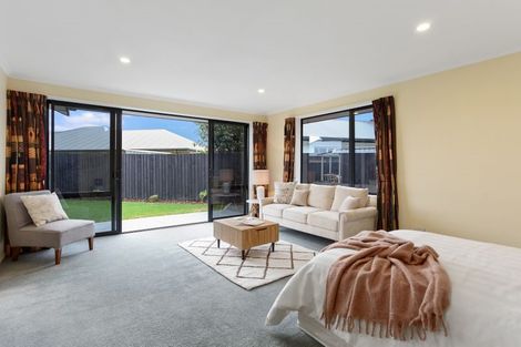 Photo of property in 6 Te Pihopa Way, Aidanfield, Christchurch, 8025