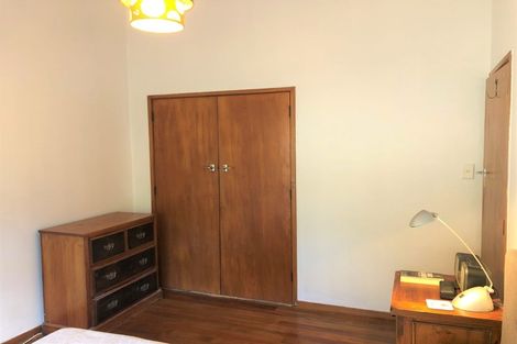 Photo of property in 3/50 Old Lake Road, Narrow Neck, Auckland, 0624