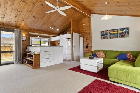 Photo of property in 19 Links View Drive, Omokoroa, 3114