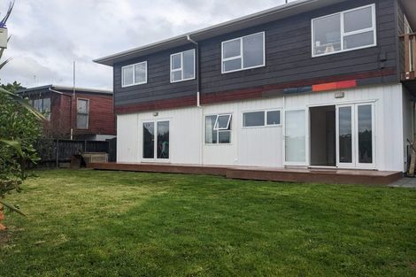 Photo of property in 2 Liddel Grove, Island Bay, Wellington, 6023