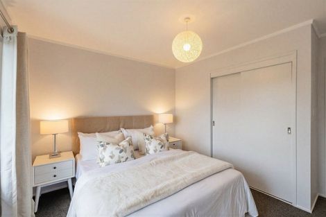 Photo of property in 2/12 Mahuta Grove, Northcote, Auckland, 0627