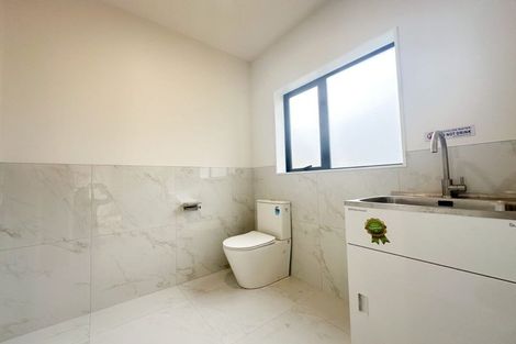 Photo of property in 23b West Harbour Drive, West Harbour, Auckland, 0618