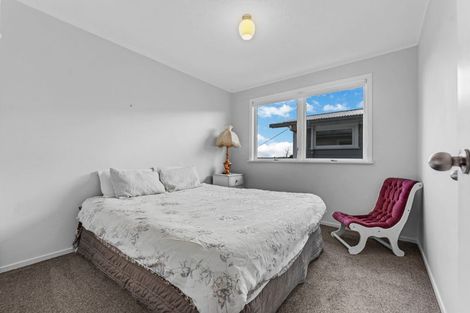 Photo of property in 84 Millbrook Road, Henderson, Auckland, 0612