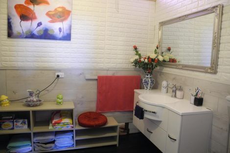 Photo of property in 22 Timaru Road, Waimate, 7924