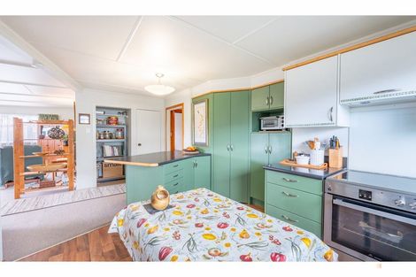 Photo of property in 8 Moorhouse Street, Waimate, 7924