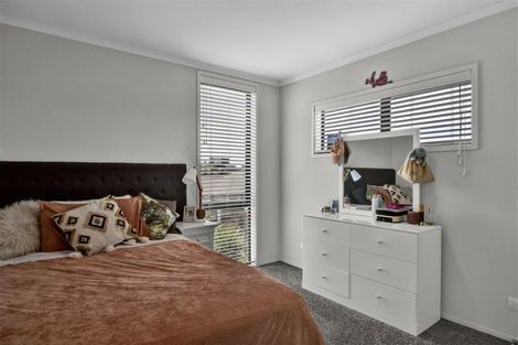 Photo of property in 1b Links Drive, Waiwhakaiho, New Plymouth, 4312