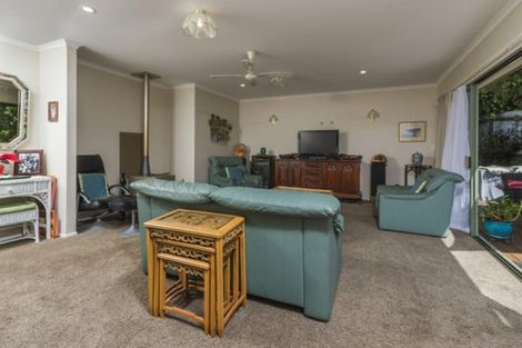 Photo of property in 17 Idesia Grove, Richmond, 7020