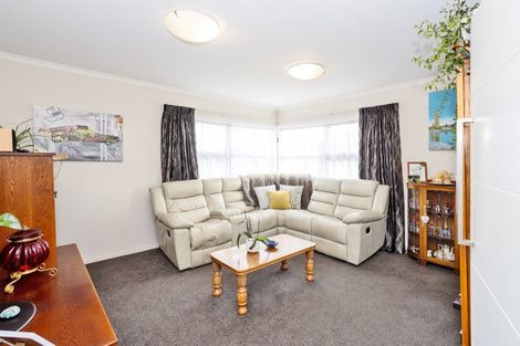 Photo of property in 21 Sunrise Drive, Seaward Bush, Invercargill, 9812