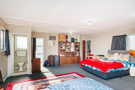 Photo of property in 32 John F Kennedy Drive, Milson, Palmerston North, 4414