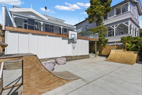 Photo of property in 11 Colenso Avenue, Hospital Hill, Napier, 4110