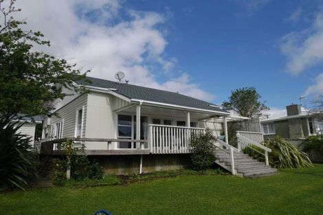 Photo of property in 92 Winara Avenue, Waikanae, 5036