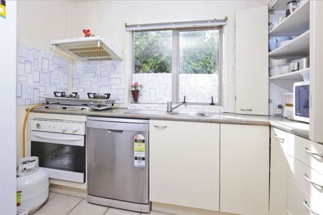 Photo of property in Emery Gardens, 5/4 Ambrico Place, New Lynn, Auckland, 0600