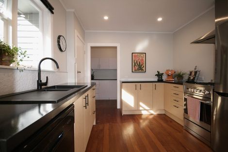 Photo of property in 7e Tasman Street, Vogeltown, New Plymouth, 4310