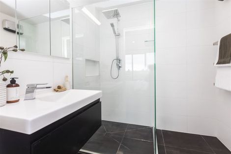 Photo of property in 300 Centaurus Road, Hillsborough, Christchurch, 8022