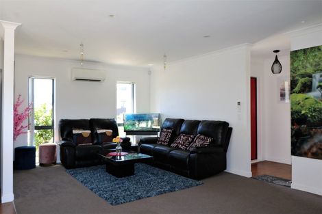 Photo of property in 32 Filmer Crescent, Wallaceville, Upper Hutt, 5018