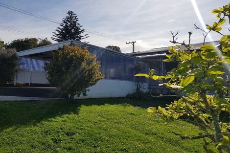 Photo of property in 12 Limmer Place, Browns Bay, Auckland, 0632