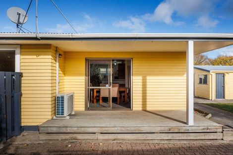 Photo of property in 2 Oban Place, Awapuni, Palmerston North, 4412