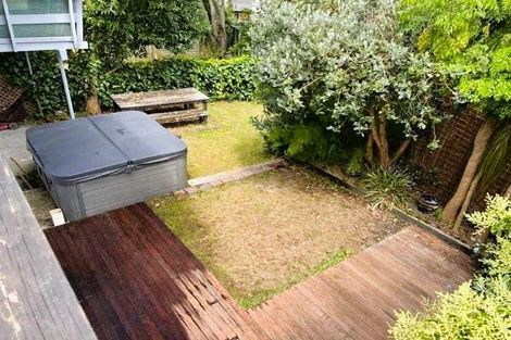 Photo of property in 4/162 Onewa Road, Northcote, Auckland, 0627