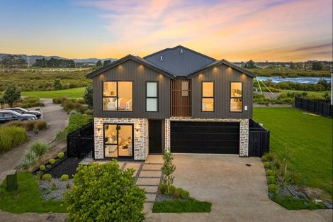 Photo of property in 32 Catalina Avenue, Rosehill, Papakura, 2113