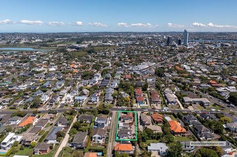 Photo of property in 2/22 Onepoto Road, Hauraki, Auckland, 0622