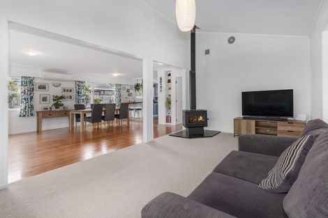 Photo of property in 105 Leinster Avenue, Raumati South, Paraparaumu, 5032