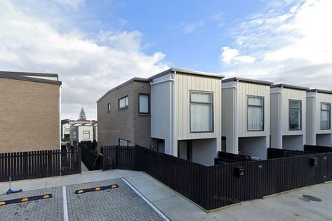 Photo of property in 43 Tukari Lane, Mangere Bridge, Auckland, 2022