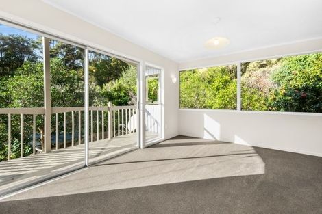 Photo of property in 99 Kawakawa Bay Coast Road, Kawakawa Bay, Papakura, 2585