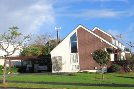 Photo of property in 114 Glenmore Road, Sunnyhills, Auckland, 2010