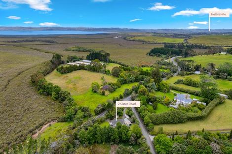 Photo of property in 2 Slater Road, South Head, Helensville, 0874