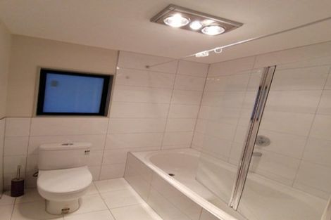 Photo of property in 21 Bangla Place, Massey, Auckland, 0614