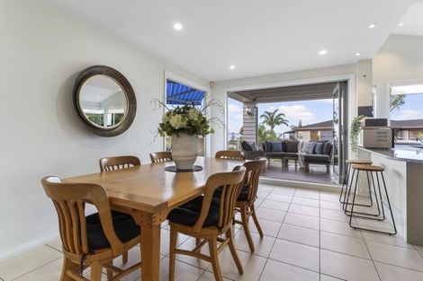Photo of property in 1/164 Aberdeen Road, Campbells Bay, Auckland, 0620