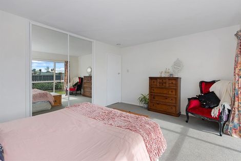 Photo of property in 307 Lake Terrace Road, Shirley, Christchurch, 8061