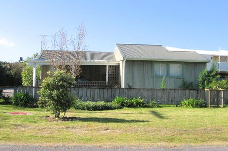 Photo of property in 71 Riverview Road, Cooks Beach, Whitianga, 3591