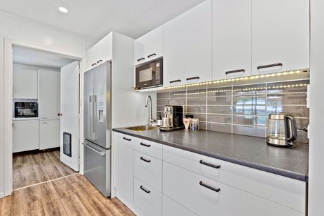 Photo of property in 592 Kanohi Road, Kaukapakapa, 0873