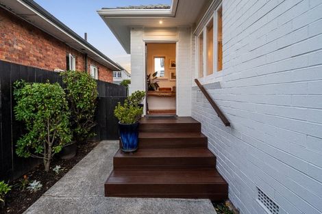 Photo of property in 1/58 Eversleigh Road, Belmont, Auckland, 0622
