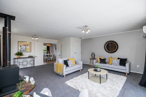 Photo of property in 16 Dominica Crescent, Grenada Village, Wellington, 6037