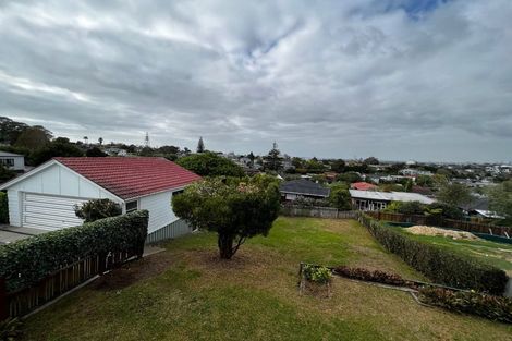 Photo of property in 34 Grenada Avenue, Forrest Hill, Auckland, 0620