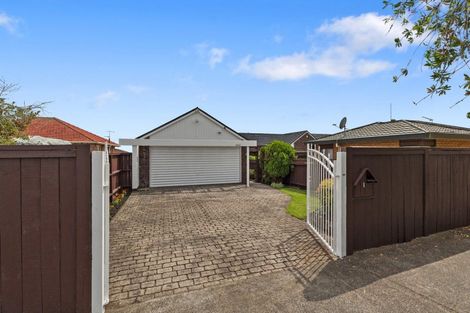 Photo of property in 1 Bolton Street, Blockhouse Bay, Auckland, 0600