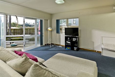 Photo of property in 11 Preston Avenue, Henderson, Auckland, 0610