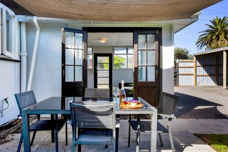 Photo of property in 59 Camberwell Road, Hawera, 4610